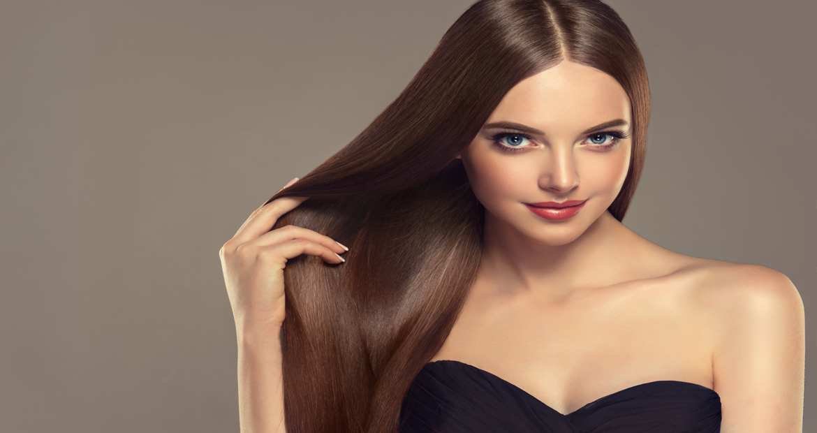 Modelo Branca Com Cabelo Liso E Longo